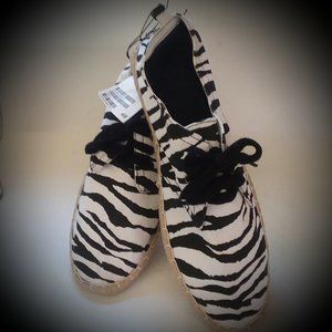 #33 New H &M Zebra Canvas with tag 11.5 / Eur 45